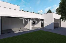 House 3 Bedrooms Ground Floor and Semi-Detached in Travanca
