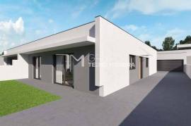 House 3 Bedrooms Ground Floor and Semi-Detached in Travanca