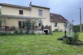 Beautiful detached house, gîte, swimming pool and garden