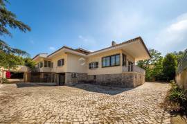 Prestigious Mansion of 600m2 in the center of Caldas da Rainha!