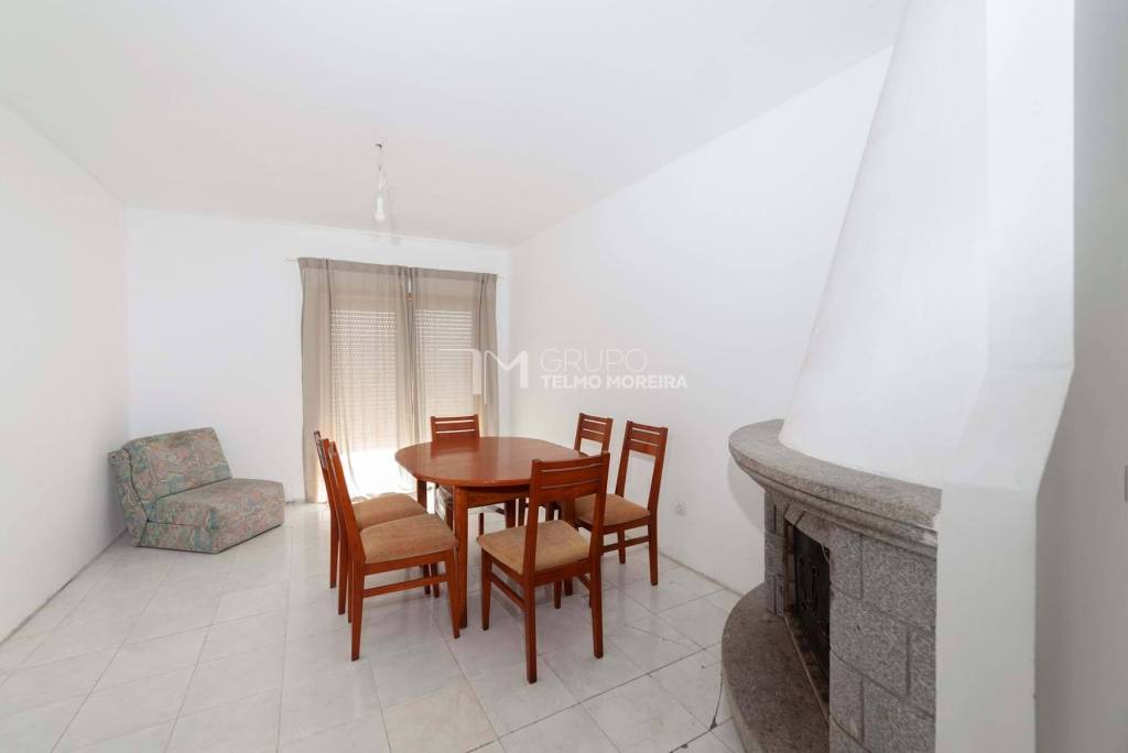 APARTMENT 2 BEDROOMS ESMORIZ R / C - C / INDIVIDUAL GARAGE