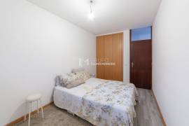 APARTMENT 2 BEDROOMS ESMORIZ R / C - C / INDIVIDUAL GARAGE