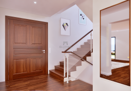 FOR SALE---NEW 3 BEDROOM VILLA LOCATED SÃO MARTINHO FUNCHAL SEA VIEW