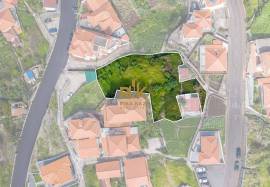 Land in Machico with 955 m²
