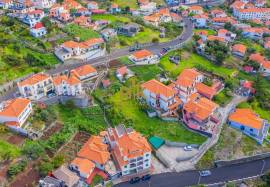 Land in Machico with 955 m²