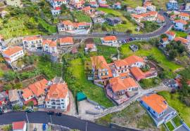 Land in Machico with 955 m²