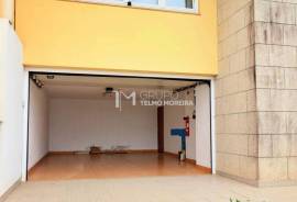 House 5 Bedrooms in Sta. Maria da Feira