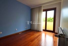 House 5 Bedrooms in Sta. Maria da Feira