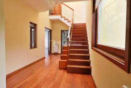 House 5 Bedrooms in Sta. Maria da Feira