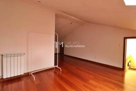 House 5 Bedrooms in Sta. Maria da Feira