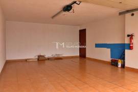 House 5 Bedrooms in Sta. Maria da Feira