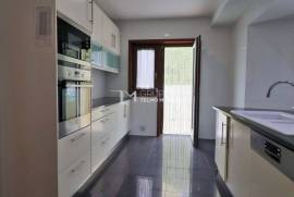 House 5 Bedrooms in Sta. Maria da Feira