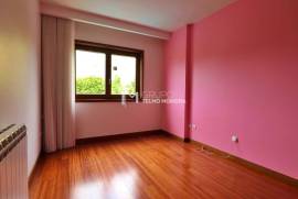 House 5 Bedrooms in Sta. Maria da Feira