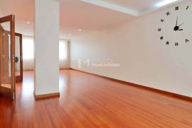 House 5 Bedrooms in Sta. Maria da Feira