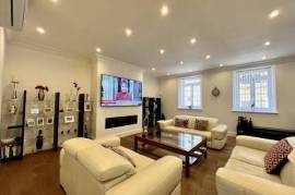 Luxury 3 Bed House For Sale in