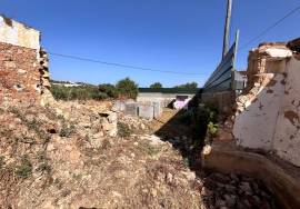 Renovated 2 Bedroom House with Large Land in São Brás do Aportal