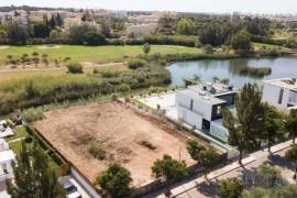 1150 m2 Plot Of Land For Sale In Vilamoura