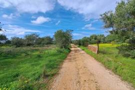 Rustic Plot Of Land For Sale In Quarteira