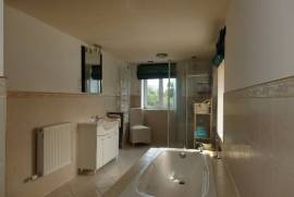 Pristine 6 Bedroom 4 with En-Suites; Home with Indoor Swimming Pool