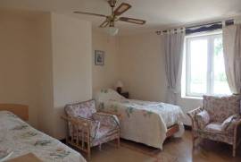 Pristine 6 Bedroom 4 with En-Suites; Home with Indoor Swimming Pool