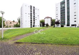 Renovated apartment with 2 bedrooms and tidy in Vale das Flores!