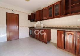 2 bedroom apartment with garage in the center of Avelar with 100% financing.