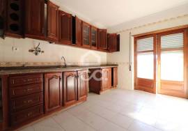 2 bedroom apartment with garage in the center of Avelar with 100% financing.