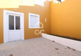 House with patio and parking space Coimbra!