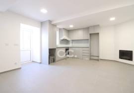House with patio and parking space Coimbra!