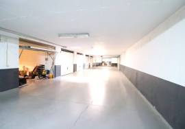 1 bedroom apartment with garage and balconies 5 minutes from the center of Coimbra.