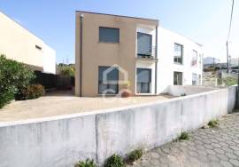 1 bedroom apartment with garage and balconies 5 minutes from the center of Coimbra.