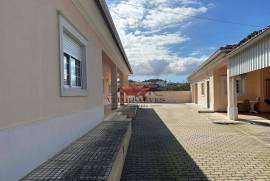 4 bedroom villa with land in Palmela 4 bedroom villa with land in Palmela
