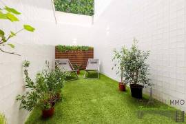 Sta Catarina - Lisbon - 1 suite apartment with south-facing garden - high-end renovation