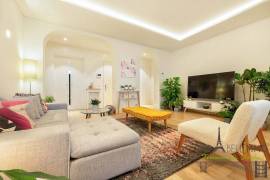 Sta Catarina - Lisbon - 1 suite apartment with south-facing garden - high-end renovation