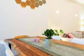 Sta Catarina - Lisbon - 1 suite apartment with south-facing garden - high-end renovation