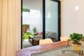 Sta Catarina - Lisbon - 1 suite apartment with south-facing garden - high-end renovation