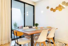 Sta Catarina - Lisbon - 1 suite apartment with south-facing garden - high-end renovation