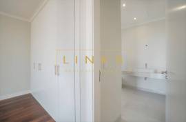 Incredible 3 Bedroom Villa With Sea View