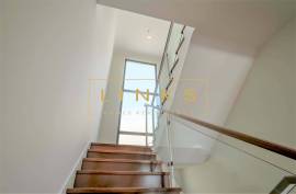Incredible 3 Bedroom Villa With Sea View