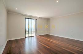 Incredible 3 Bedroom Villa With Sea View