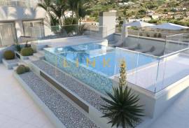Fully Refurbished 2-Bedroom Apartment with Pool - Caniço