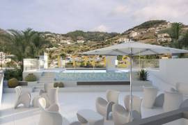 Fully Refurbished 2-Bedroom Apartment with Pool - Caniço
