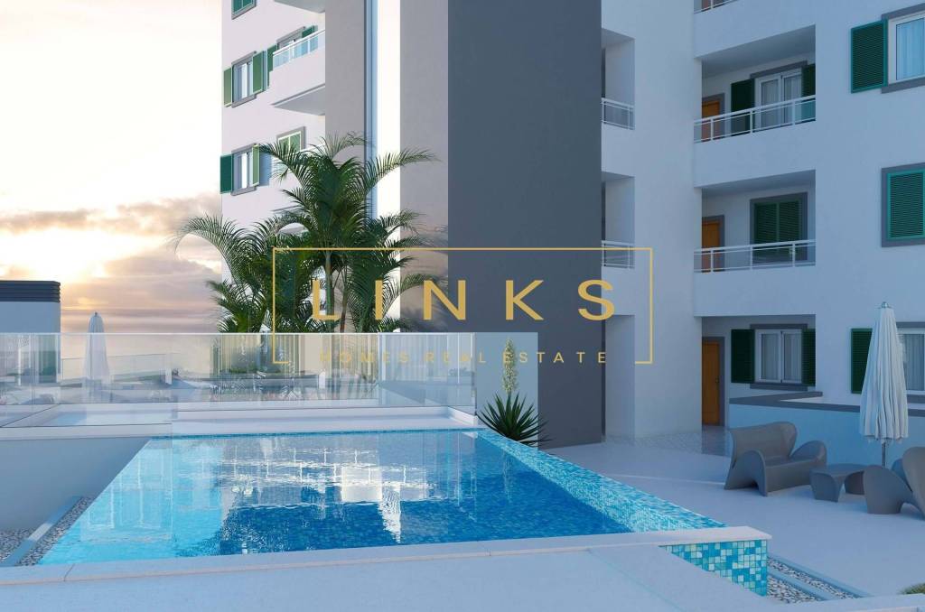 Fully Refurbished 2+1 Bedroom Apartment with Pool - Caniço