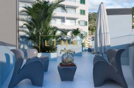 Fully Refurbished 2+1 Bedroom Apartment with Pool - Caniço
