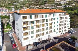 Fully Refurbished 2+1 Bedroom Apartment with Pool - Caniço