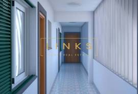 Fully Refurbished 2+1 Bedroom Apartment with Pool - Caniço