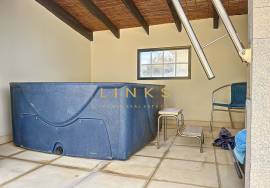 Serene Refuge in Ponta do Sol: Discover the Exclusive Charm of this Country House - A Unique Investment Opportunity