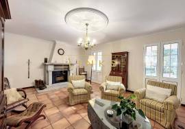 Serene Refuge in Ponta do Sol: Discover the Exclusive Charm of this Country House - A Unique Investment Opportunity