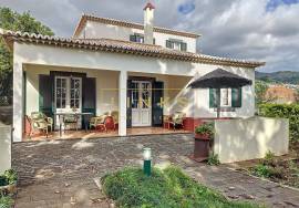 Serene Refuge in Ponta do Sol: Discover the Exclusive Charm of this Country House - A Unique Investment Opportunity