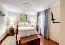 Serene Refuge in Ponta do Sol: Discover the Exclusive Charm of this Country House - A Unique Investment Opportunity